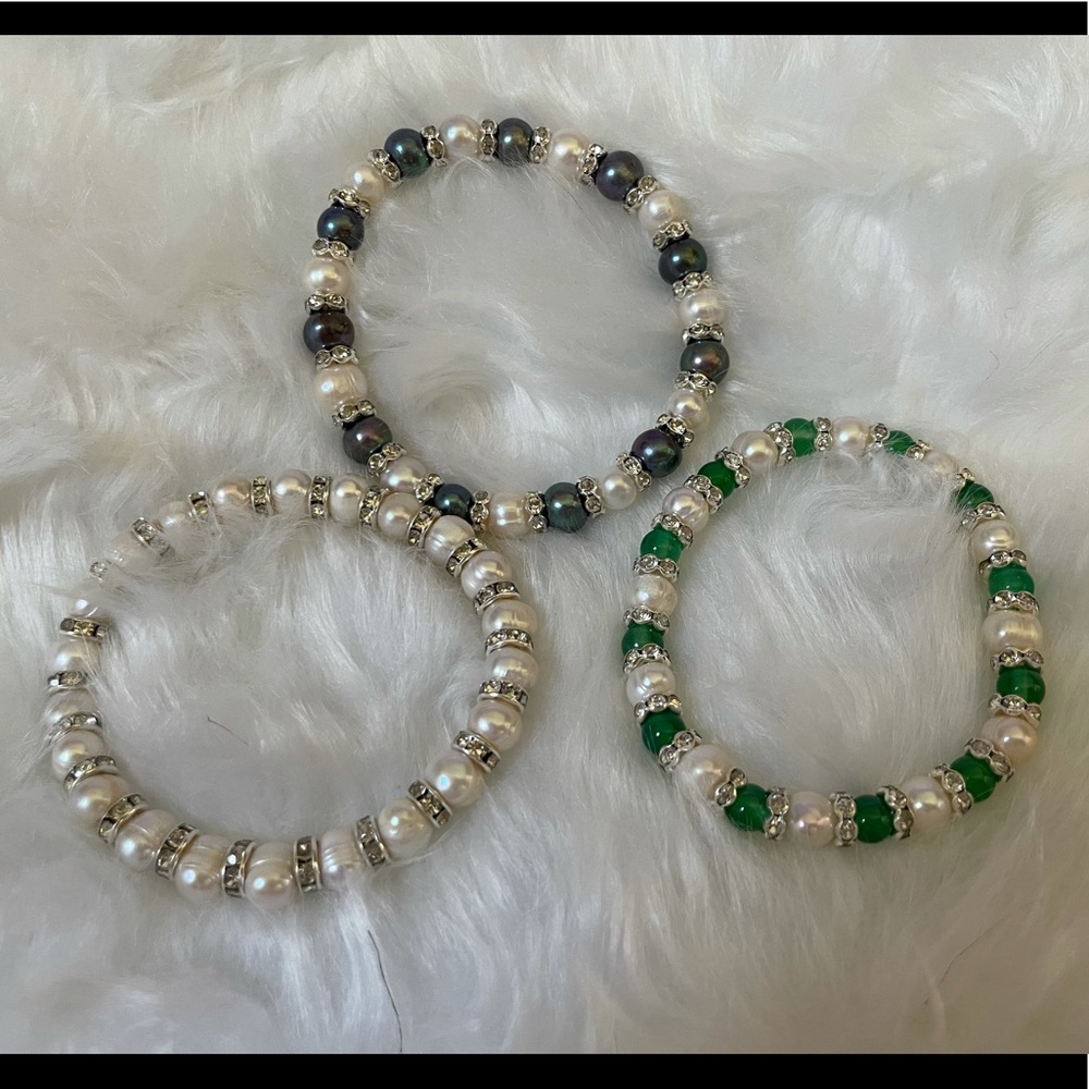Mix & match FWC Pearl stretch bracelets, black, white or green beads (3 pcs)